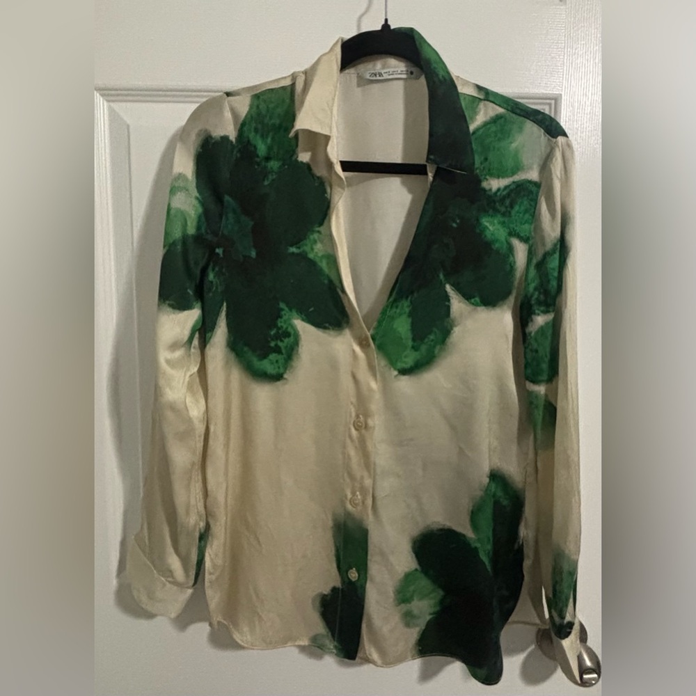 Zara Cream Shirt with Green Floral Pattern - Picture 3 of 3